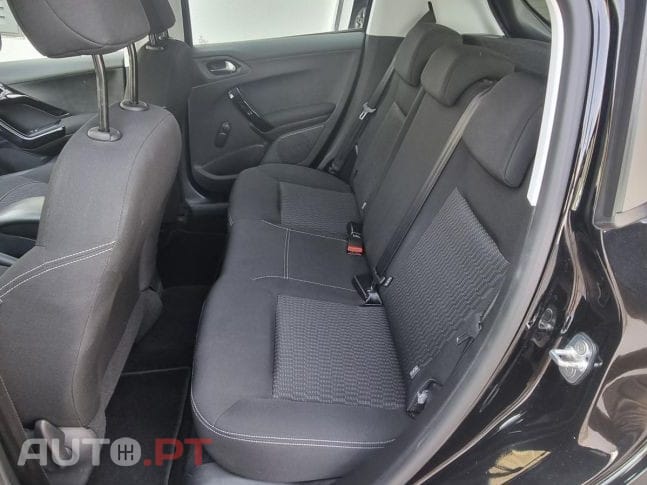 Peugeot 208 1.6 BlueHDi Style