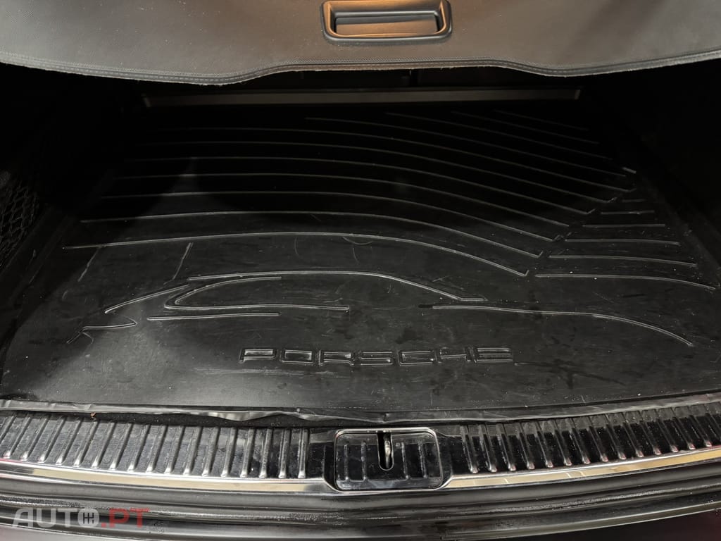 Porsche Cayenne Platinum Edition