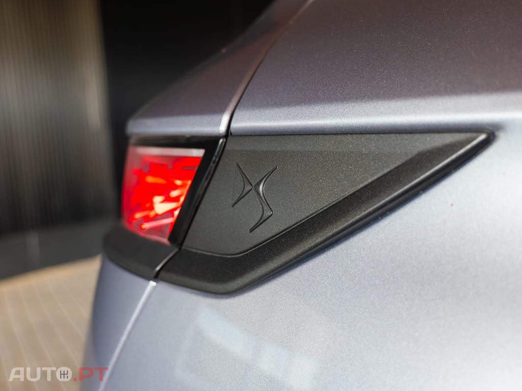 DS DS7 Crossback E-Tense Performance Line EAT8