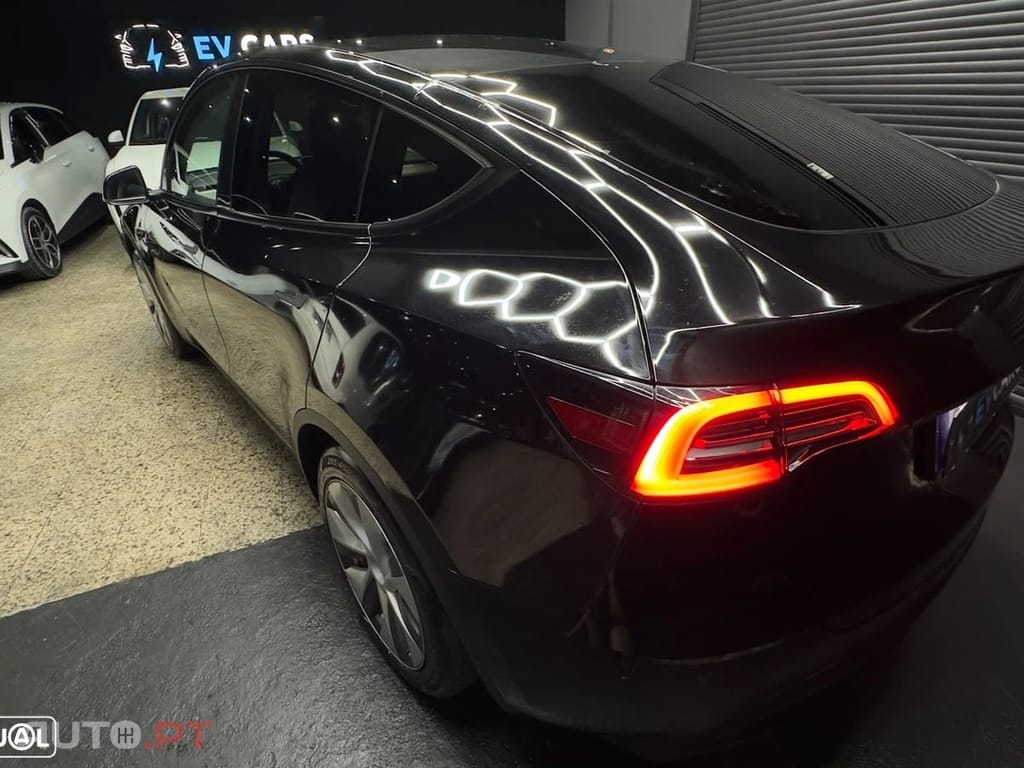 Tesla Model Y RWD