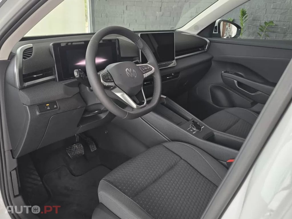 Volkswagen T-Roc 1.5 eTSI Trend DSG