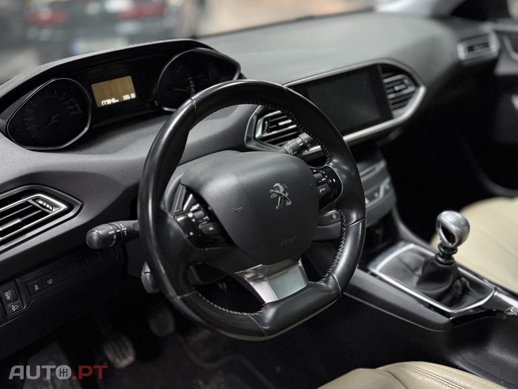 Peugeot 308 1.6 BlueHDi Allure J17