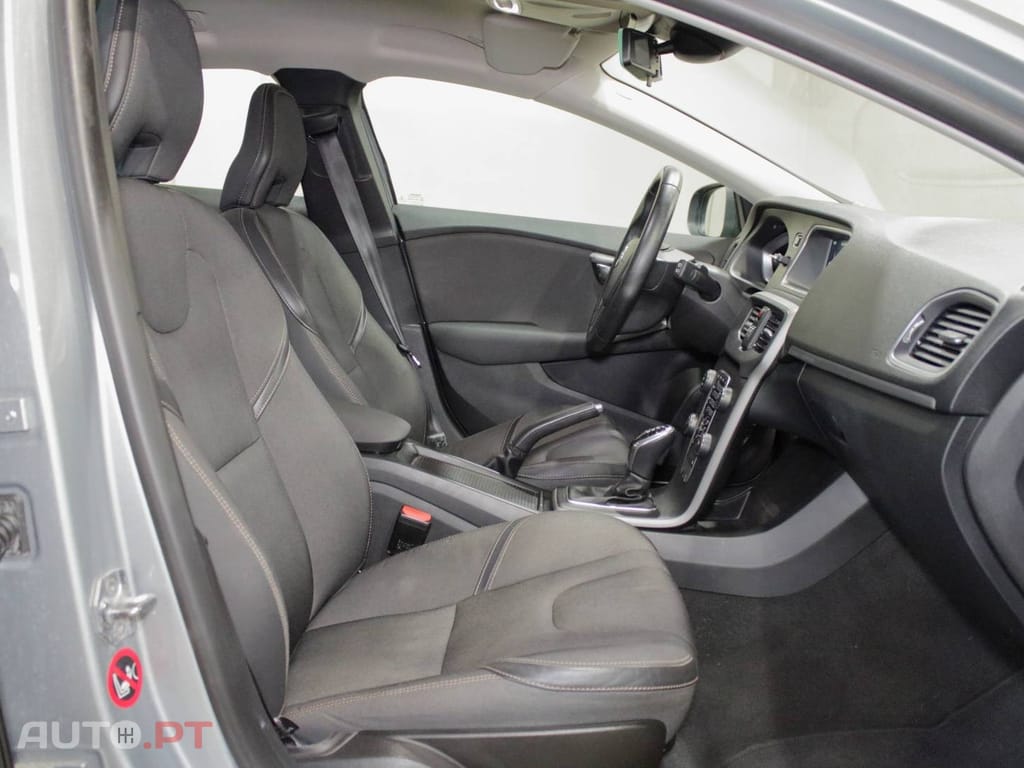Volvo V40 Cross Country 2.0 D2 Kinetic Geartronic