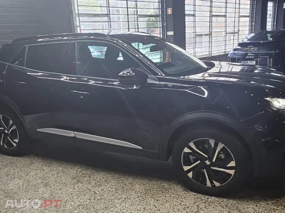 Peugeot E-2008 50 kWh Allure Pack