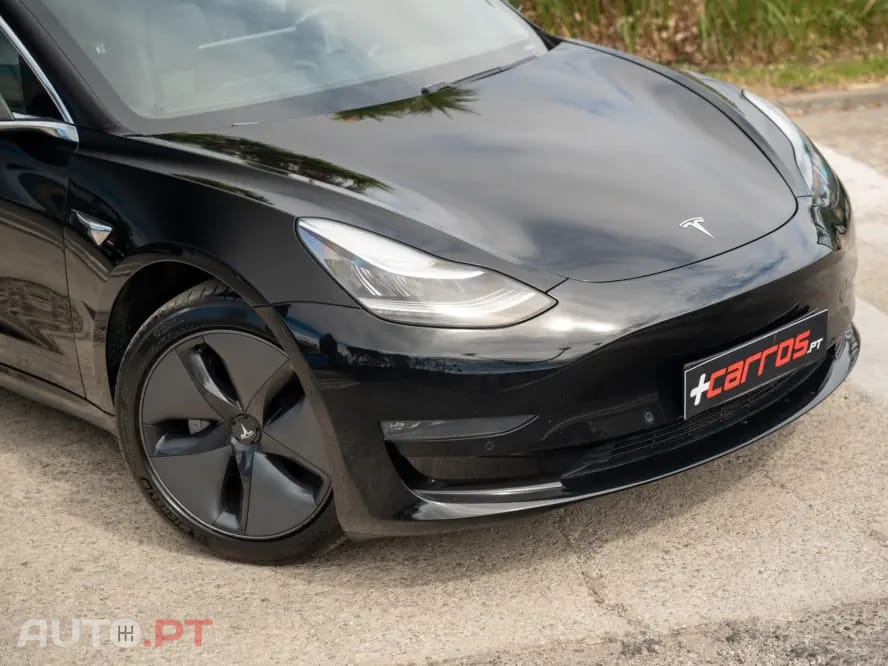Tesla Model 3 Long-Range Dual Motor AWD — fotografia 2