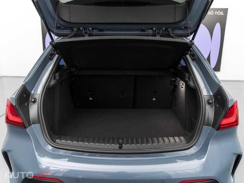 BMW 118 i Pack Desportivo M Auto