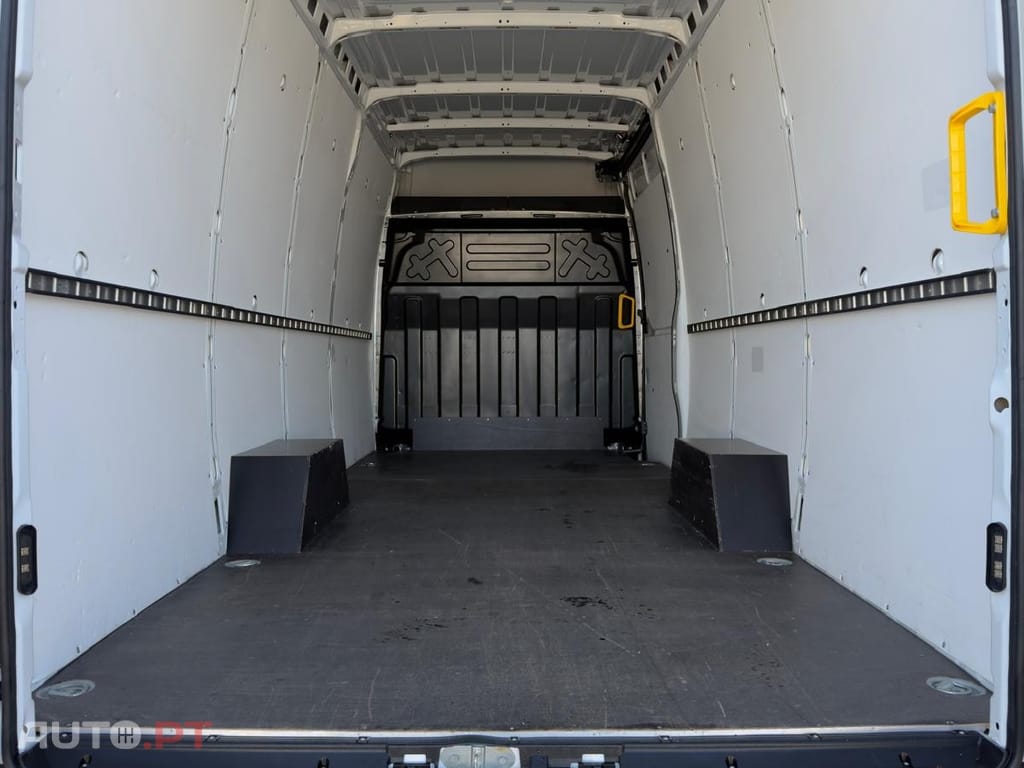 Iveco Daily 3.0 - 180 CV  L 4 H 2