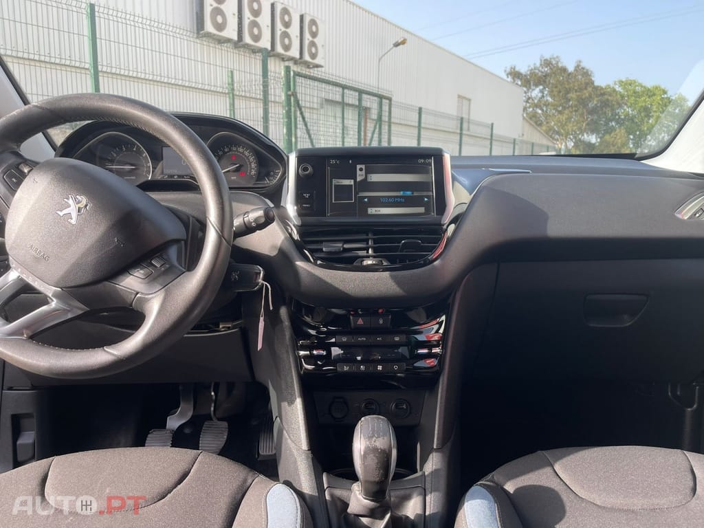Peugeot 208 1.2 VTi Allure