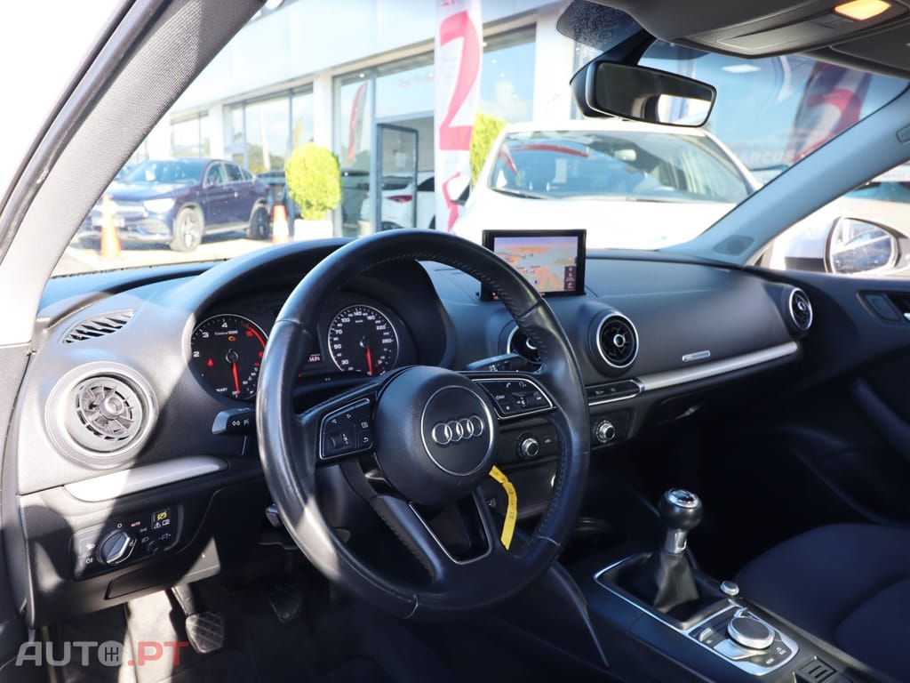 Audi A3 1.6 TDI Design — fotografia 15