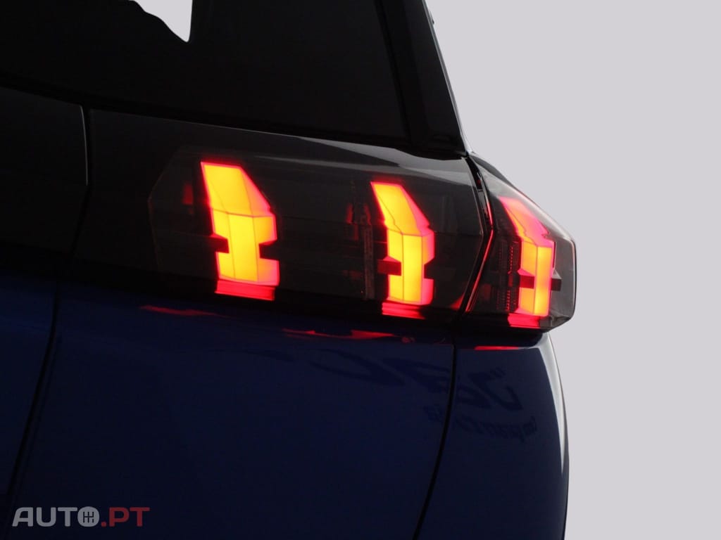 Peugeot E-2008 ALLURE PACK 