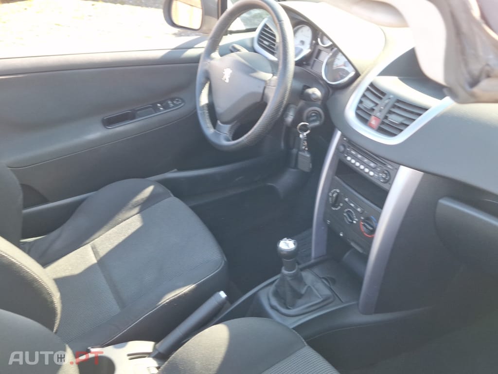 Peugeot 207 CC 1.6 HDI