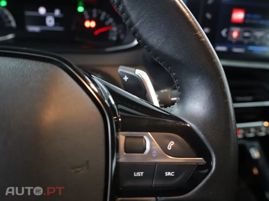 Peugeot 2008 Active Pack EAT8