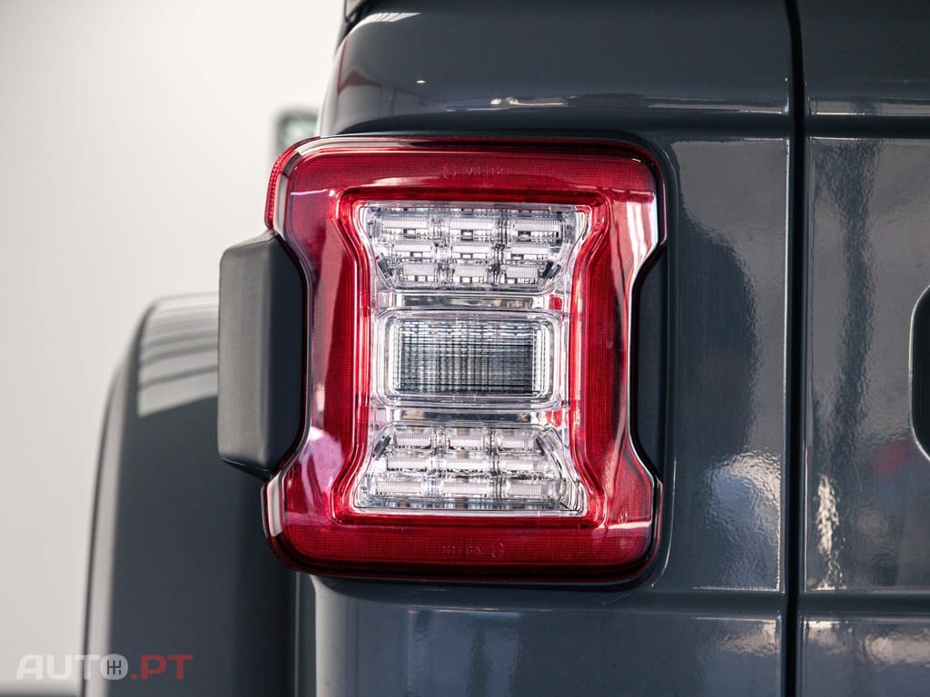 Jeep Wrangler 2.2 CRD Sport AT