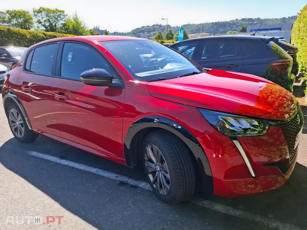 Peugeot E-208 50 kWh Style