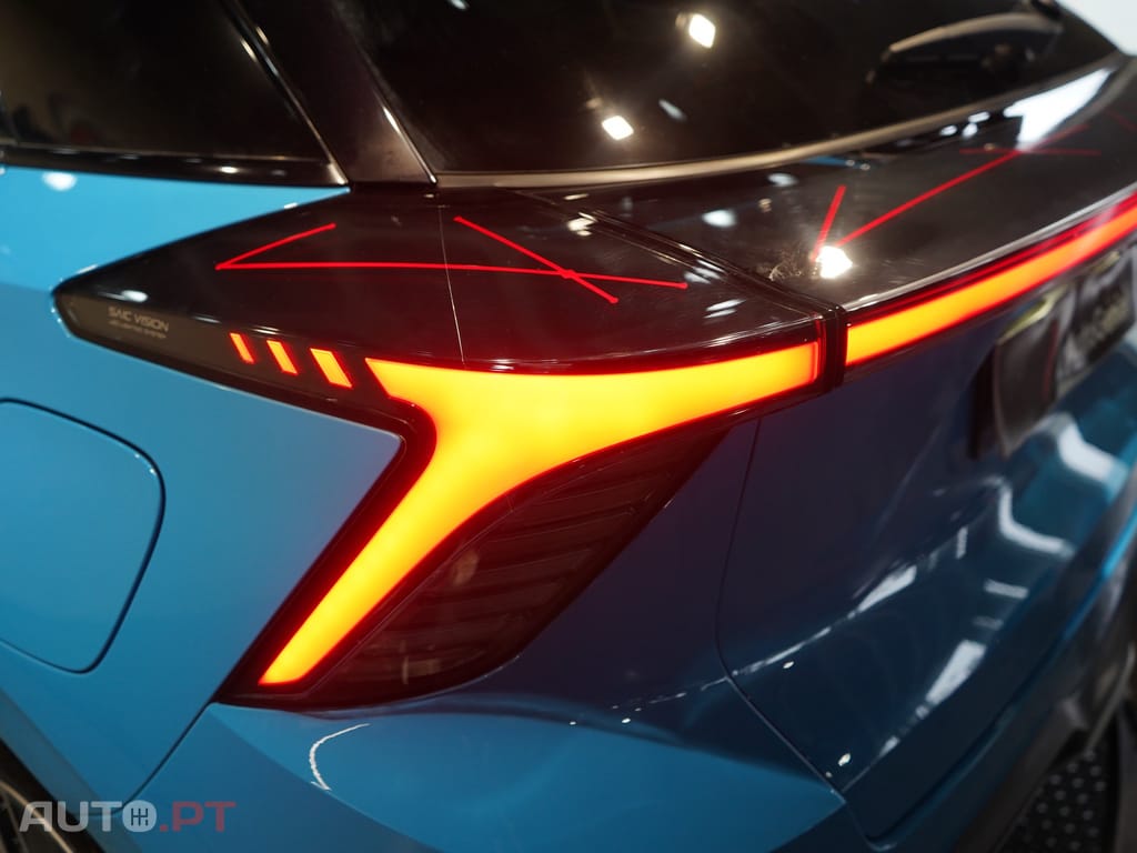 MG MG4 64 kWh Luxury