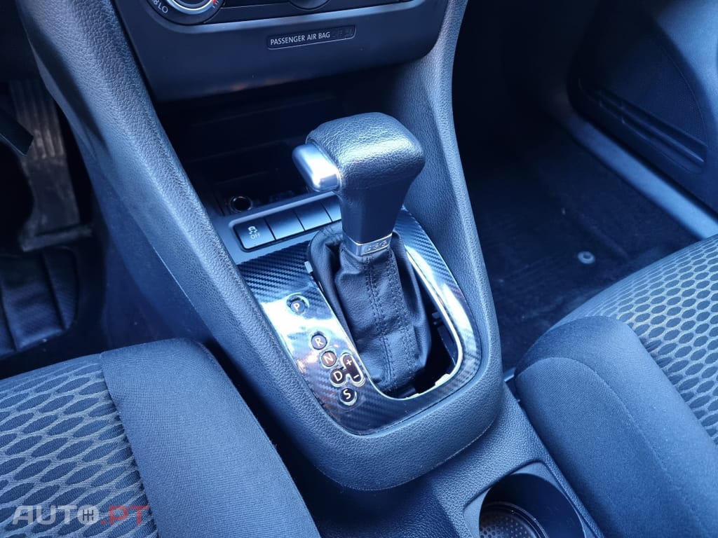 Volkswagen Golf 1.6 TDi Confortline DSG