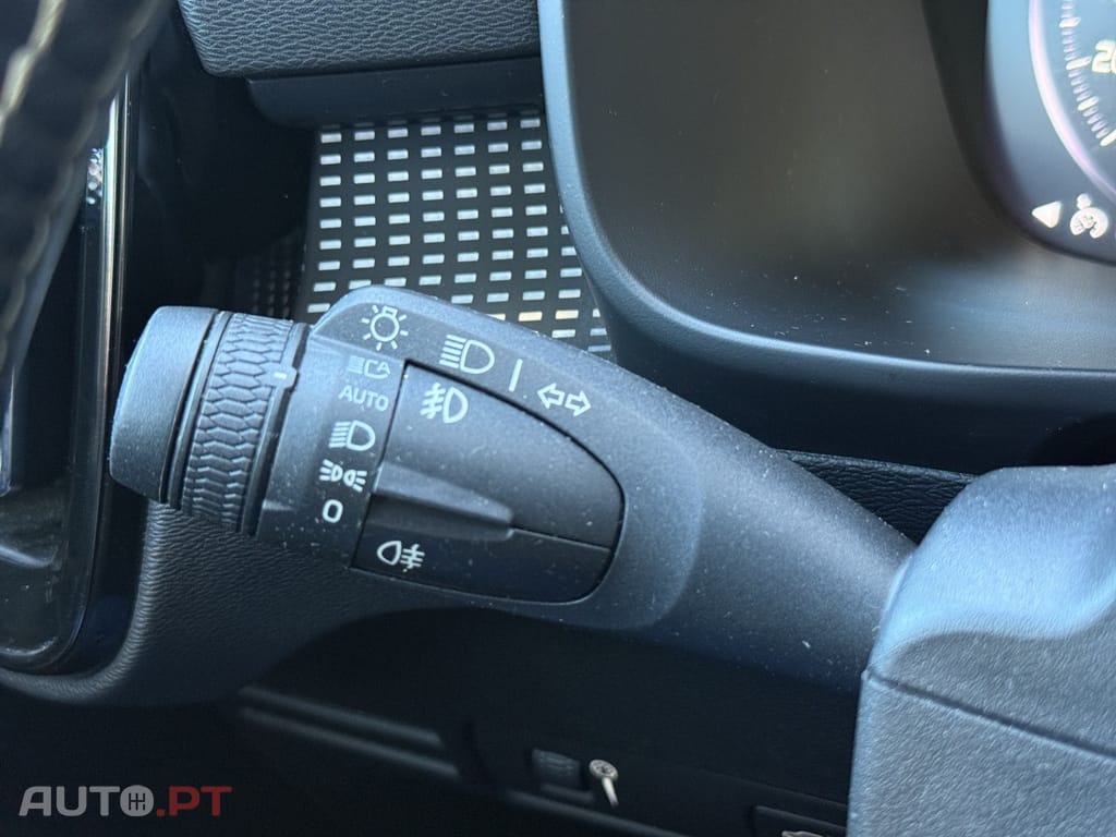 Volvo XC40 2.0 T4 R-Design