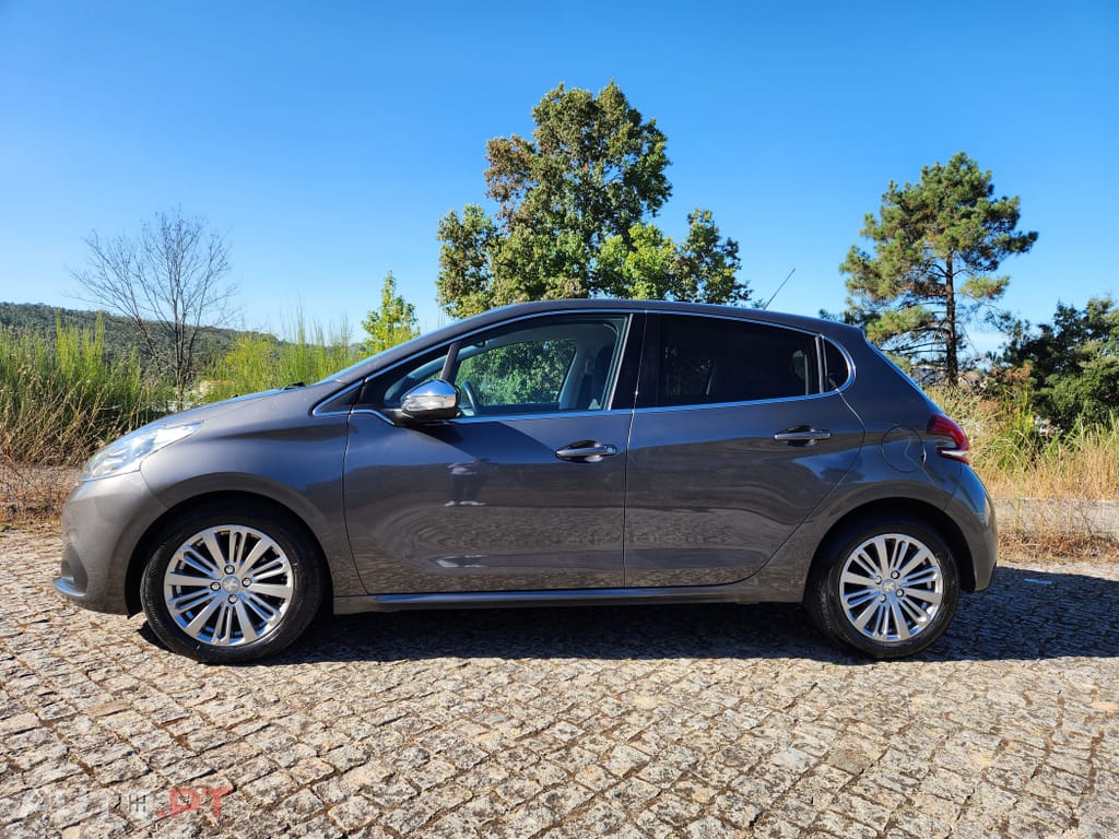 Peugeot 208 1.5 BlueHDi Allure