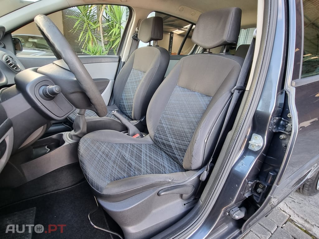 Renault Clio 1.2 16V Confort