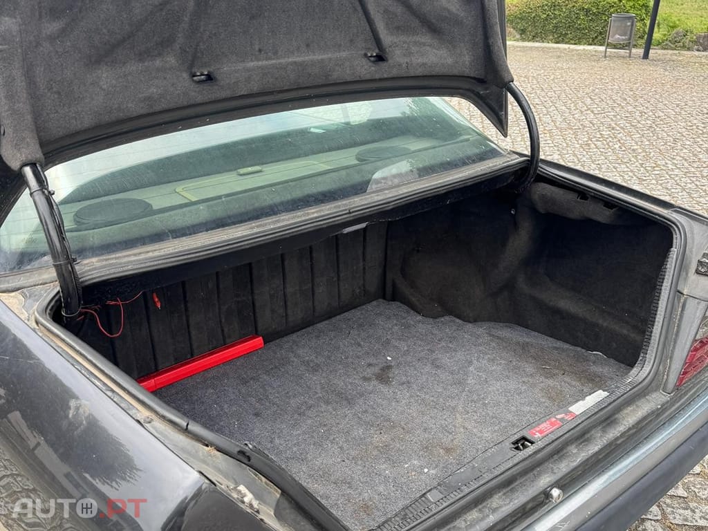 Mercedes-Benz 200 200D