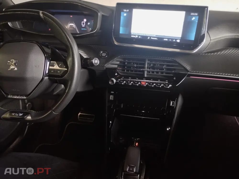 Peugeot 2008 1.2 PureTech GT EAT8