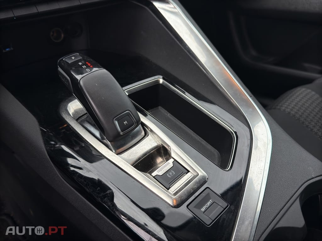 Peugeot 3008 PureTech 130 Stop & Start GPF EAT8 Active