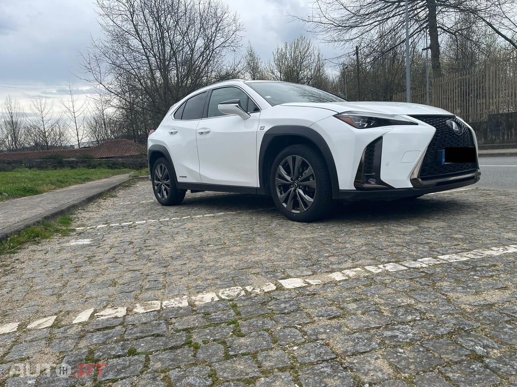 Lexus UX 250h