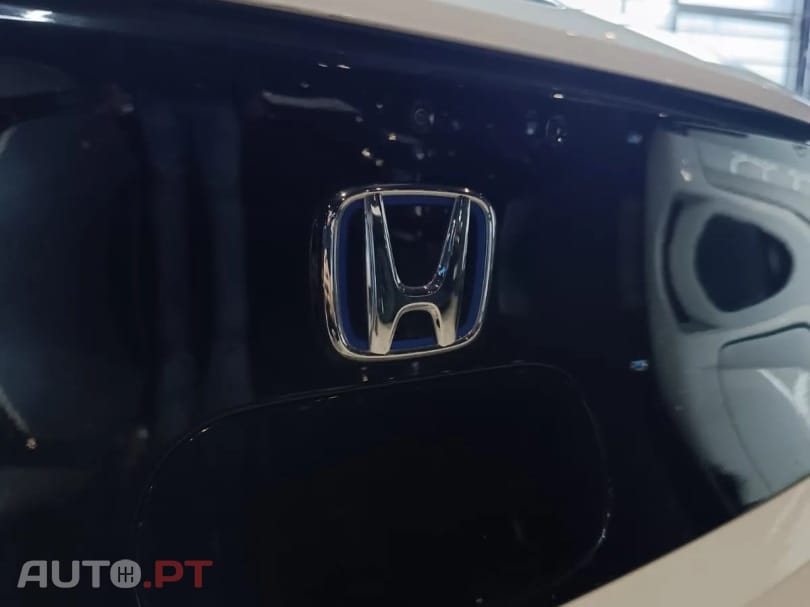 Honda e Advance (17")