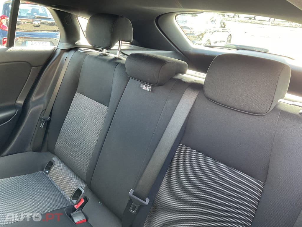 Mercedes-Benz CLA 180 d Shooting Brake Business Solutions