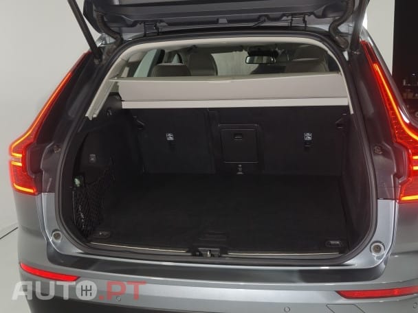 Volvo XC60 2.0 T8 PHEV Momentum Plus AWD