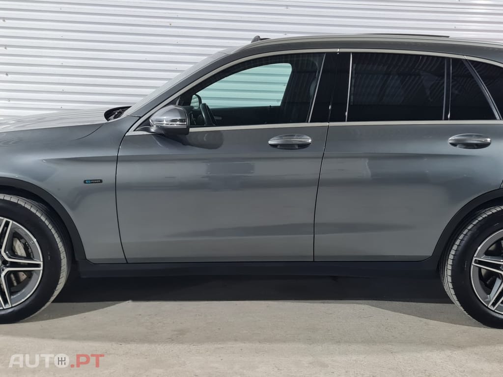 Mercedes-Benz GLC 300 e 4Matic 9G-TRONIC AMG Line