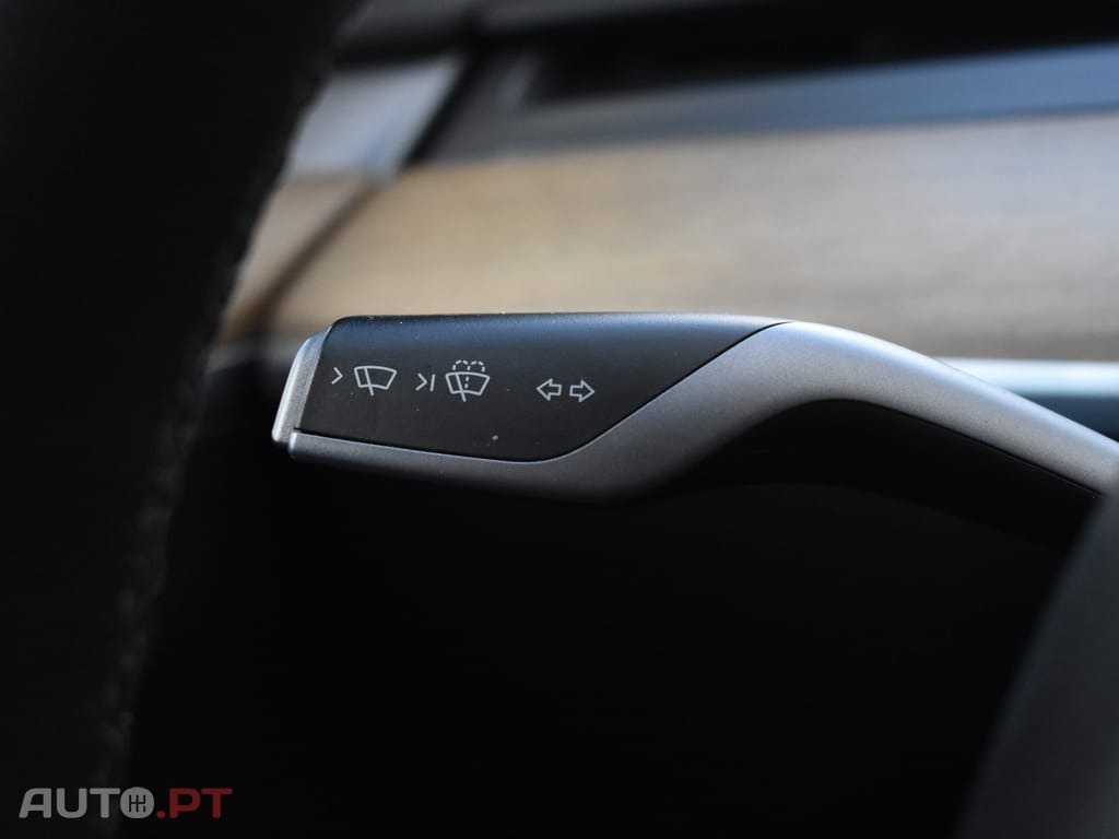 Tesla Model Y Performance Tração Integral