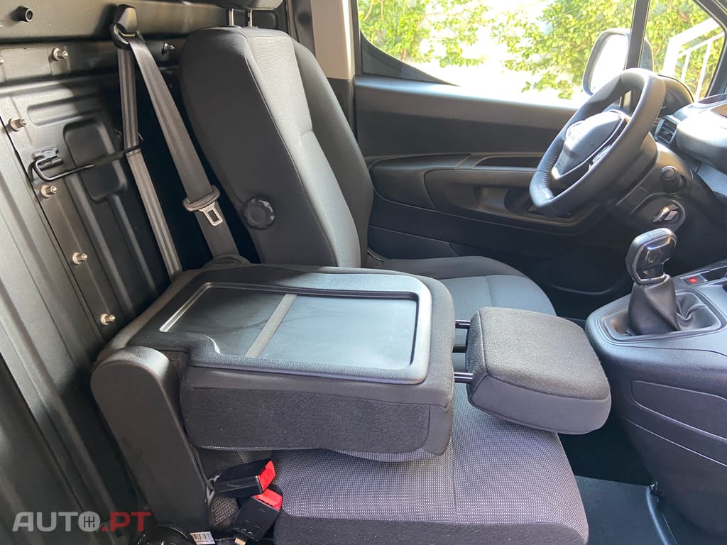 Peugeot Partner 1.6 HDI L1  100cv Carplay  Nacional Só 99 mil kms