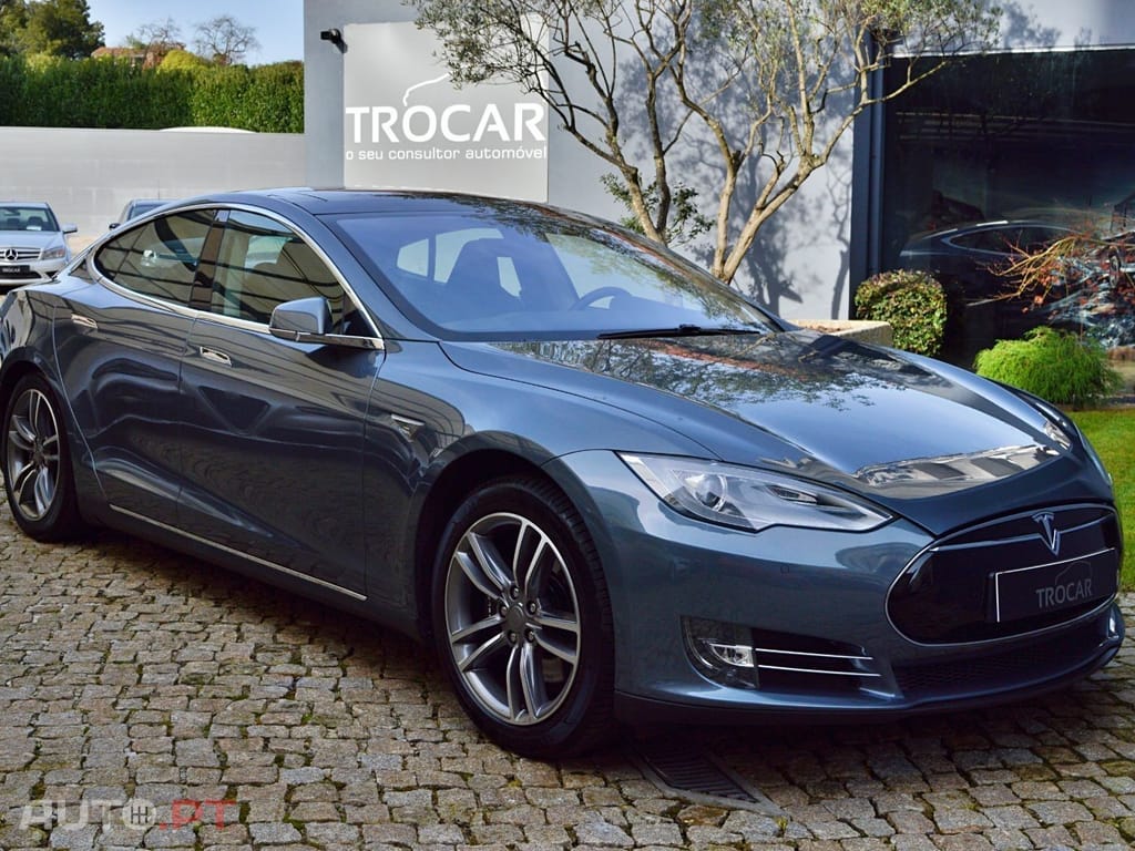 Tesla Model S 85 Perfomance