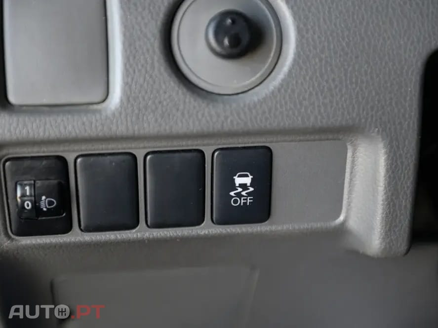 Mitsubishi L200 2.4 DI-D CD Invite Space Cab 3L 4WD