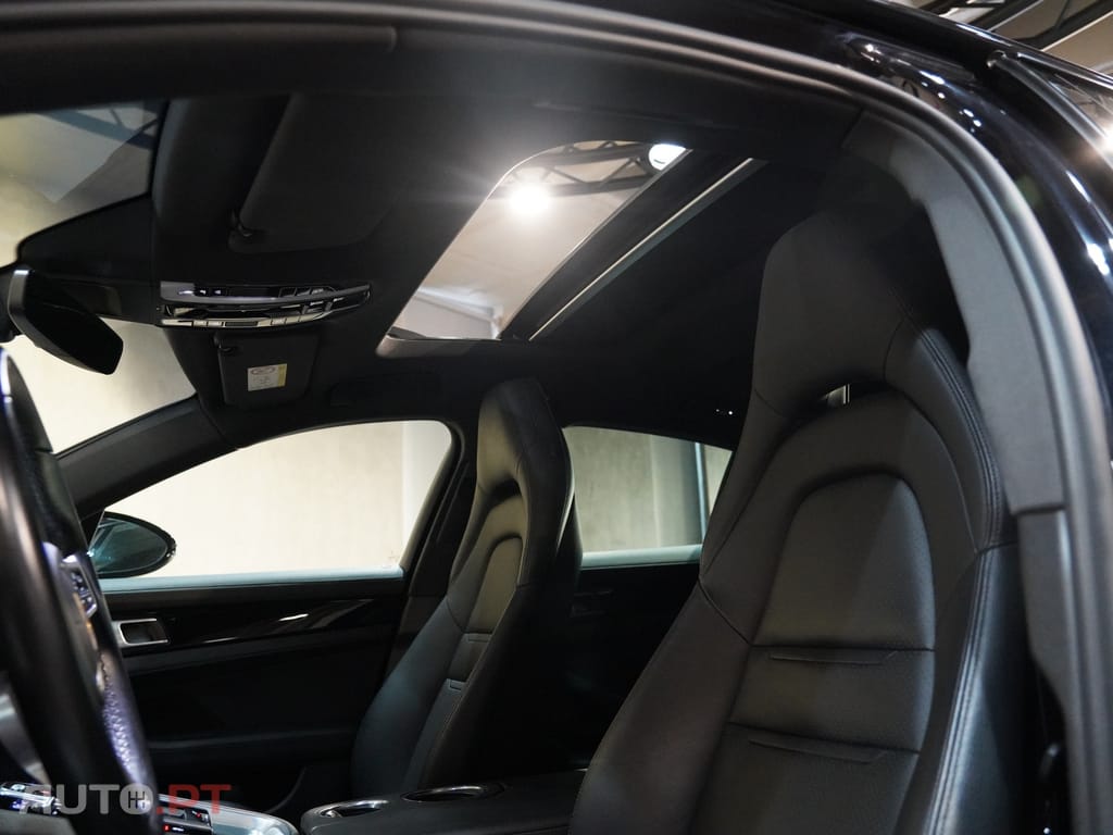 Porsche Panamera 4 E-Hybrid