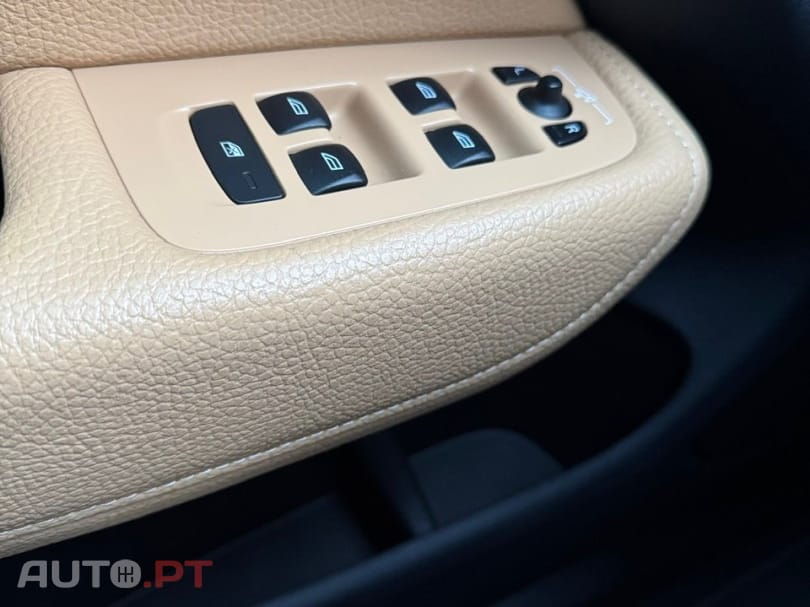 Volvo XC60 2.0 T8 PHEV Momentum Plus AWD