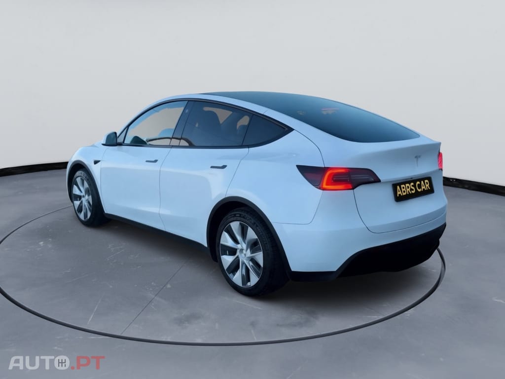Tesla Model Y RWD