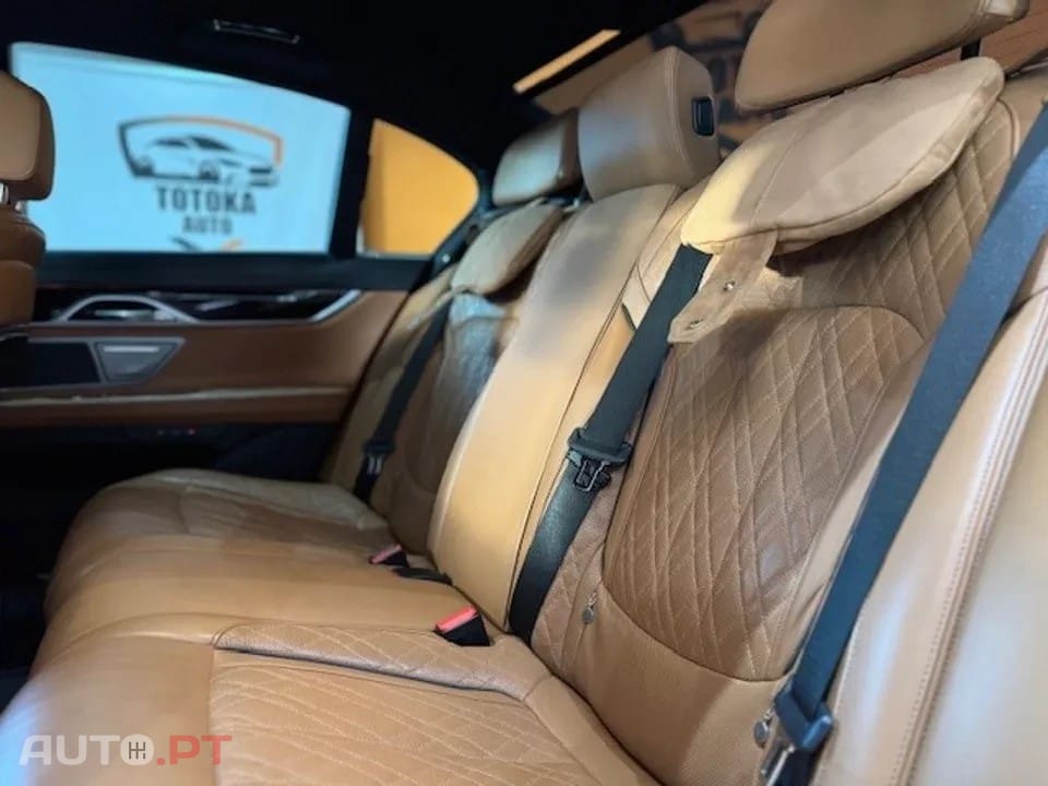 BMW 740 d xDrive Pack Desportivo M