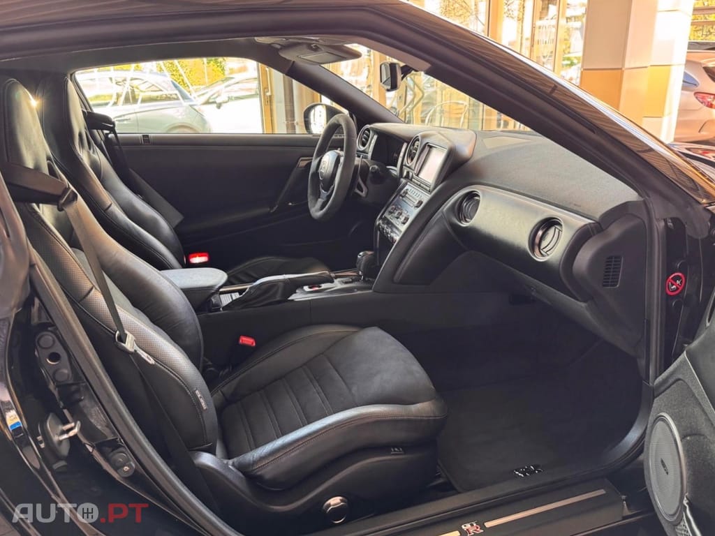 Nissan GT-R Premium Edition