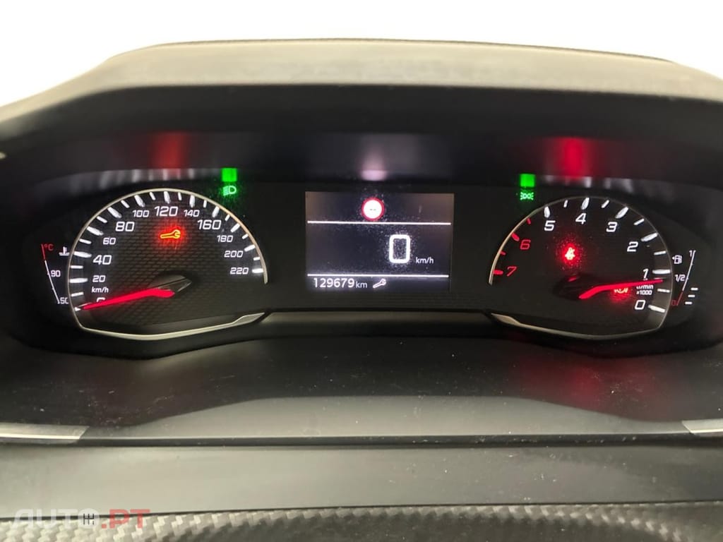Peugeot 2008 1.5 BlueHDi Allure Pack