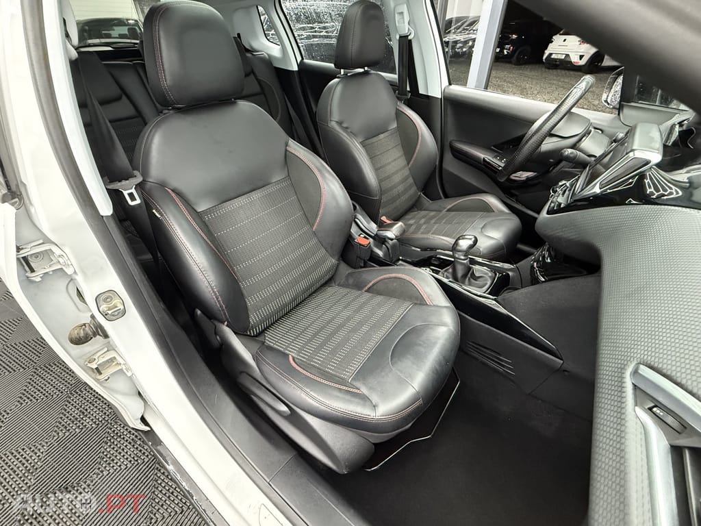 Peugeot 2008 1.2 PureTech GT Line