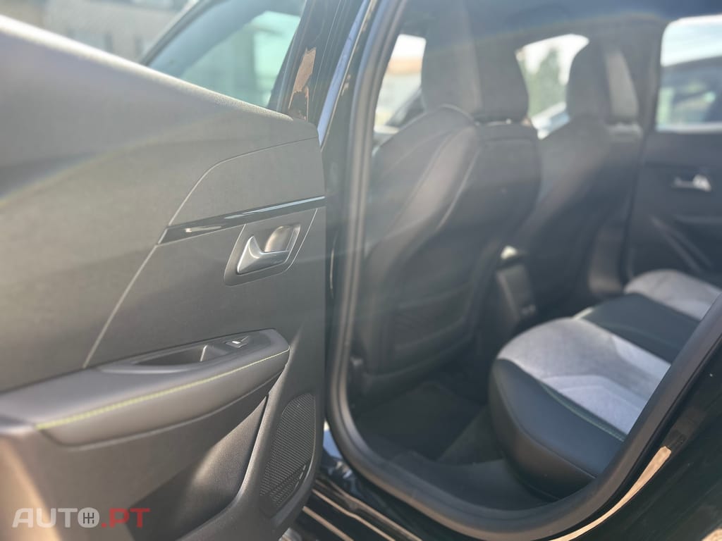 Peugeot E-208 50 kWh GT Pack