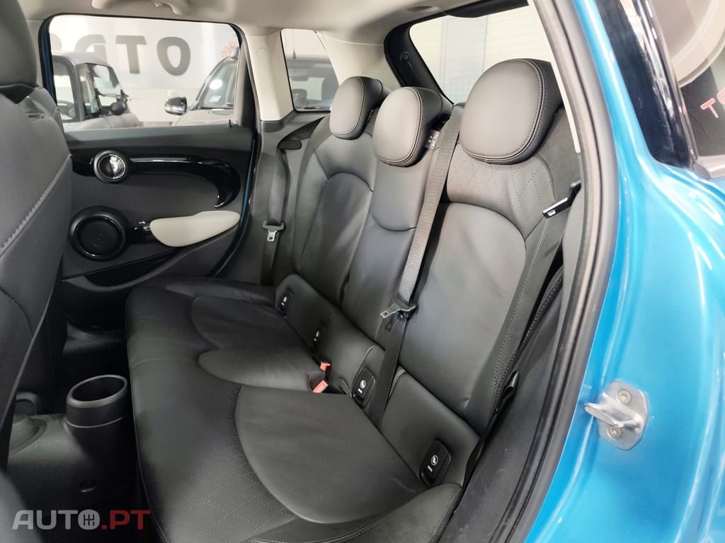 MINI Cooper Cooper S