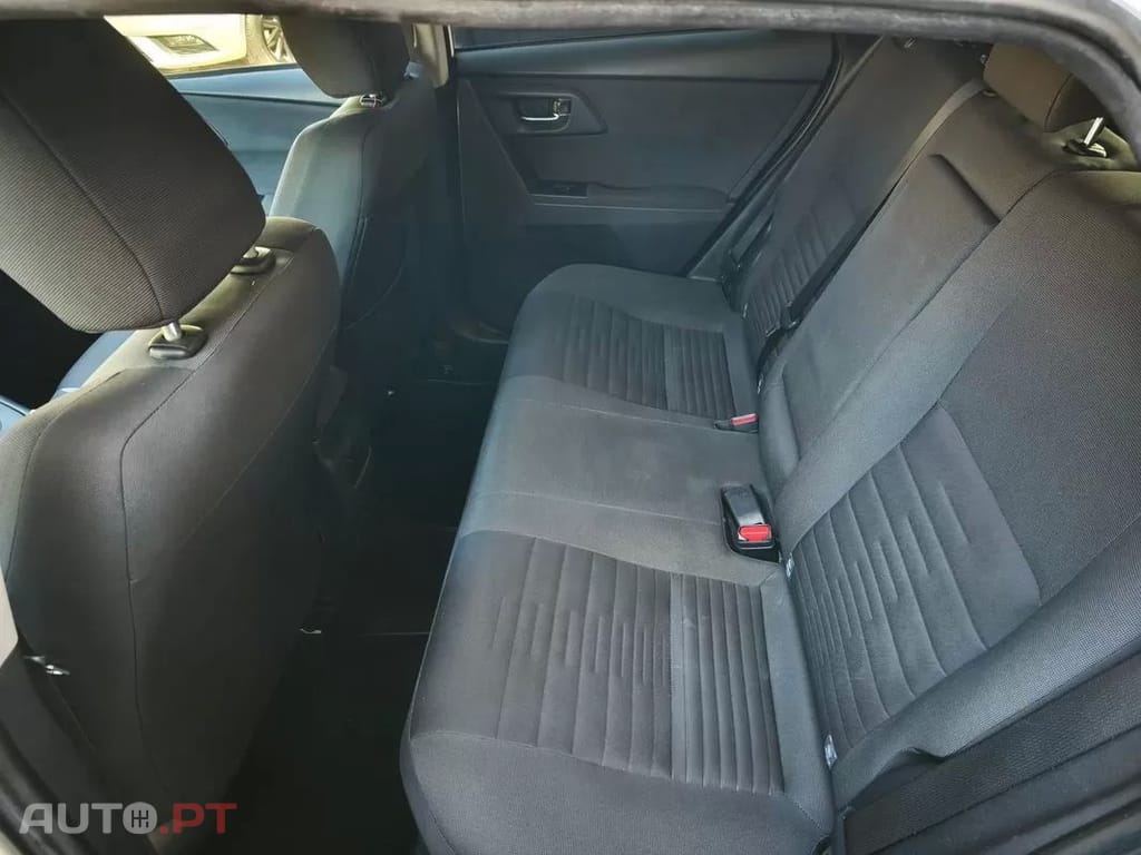 Toyota Auris 1.8 HSD Comfort+J17