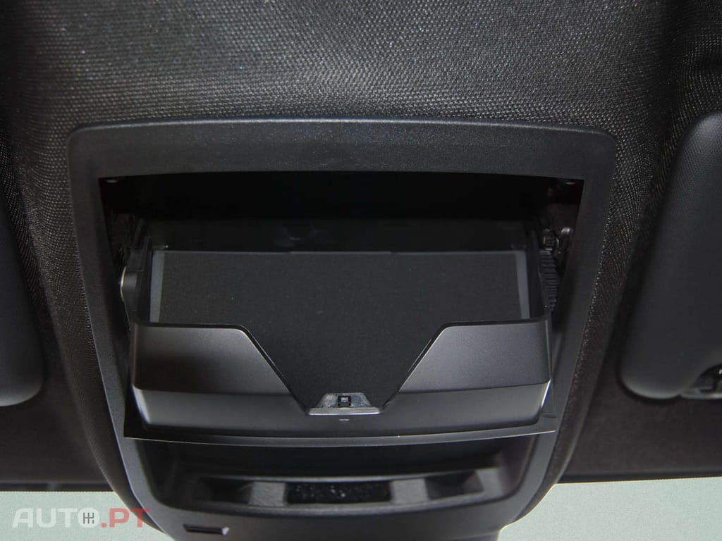 Peugeot 3008 1.2 Hybrid Allure e-DCS6