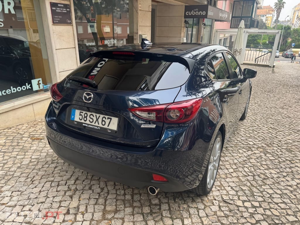 Mazda 3 1.5 Sky-D Excellence Navi