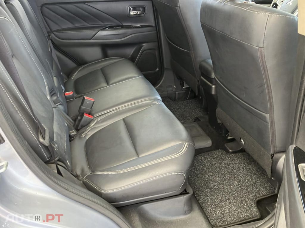 Mitsubishi Outlander 2.0 PHEV Intense Navi