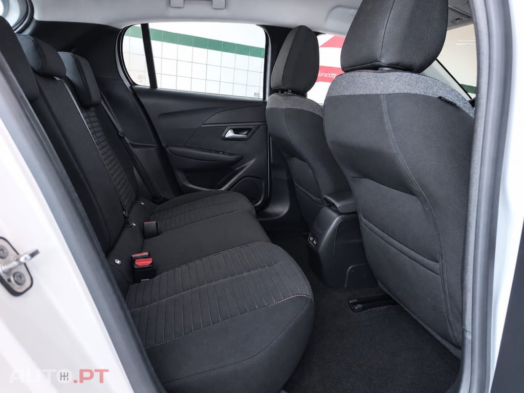 Peugeot E-208 50 kWh Active Pack
