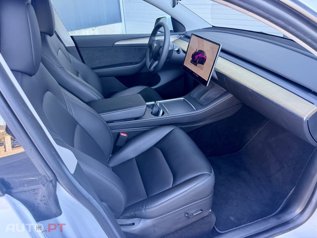 Tesla Model Y RWD